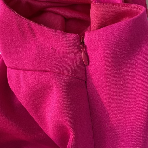 VERYJ neon pink‎ tie back side zip sleeveless mini dress - Picture 4 of 6